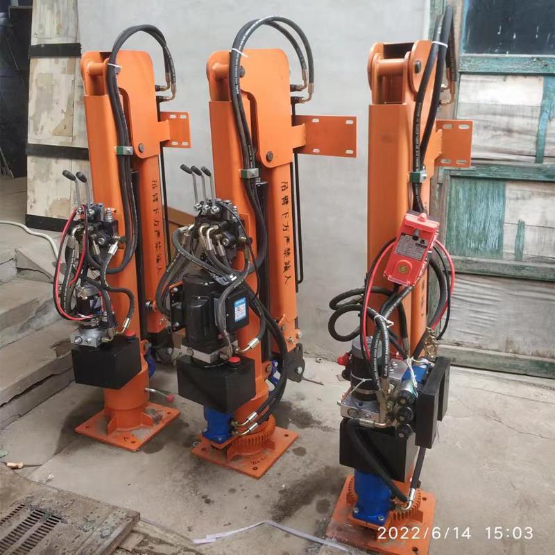 九如乡重汽蓝牌随车吊 3.2吨 国六动力强 液压驱动 农用自卸起重机